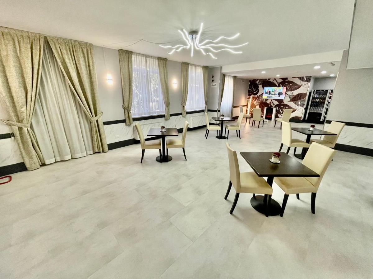 Hotel Concorde Fiera Saronno Esterno foto