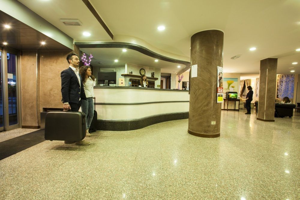 Hotel Concorde Fiera Saronno Esterno foto