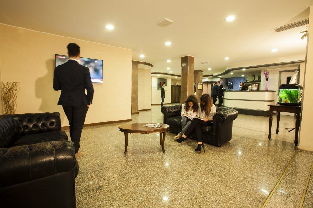 Hotel Concorde Fiera Saronno Esterno foto