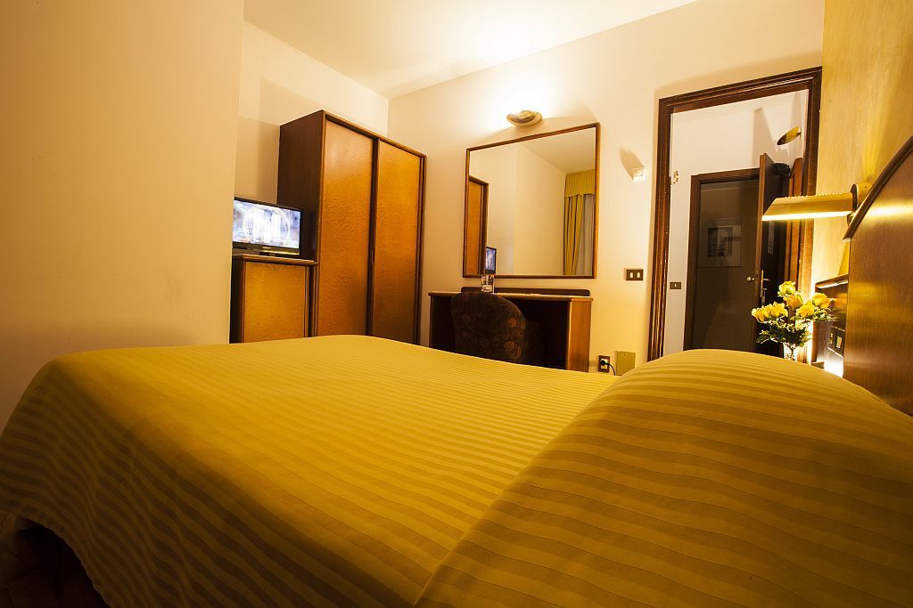 Hotel Concorde Fiera Saronno Esterno foto
