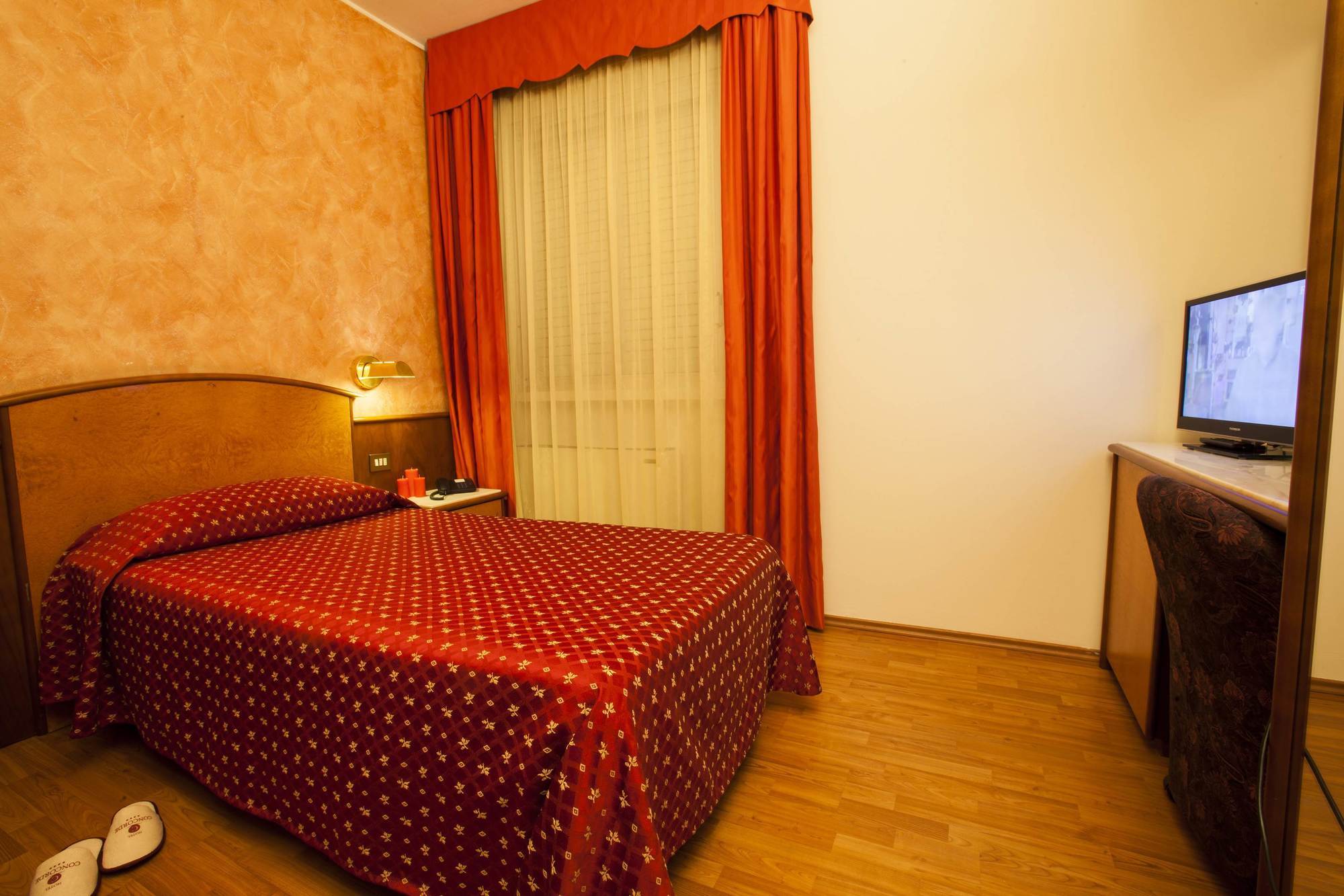 Hotel Concorde Fiera Saronno Esterno foto