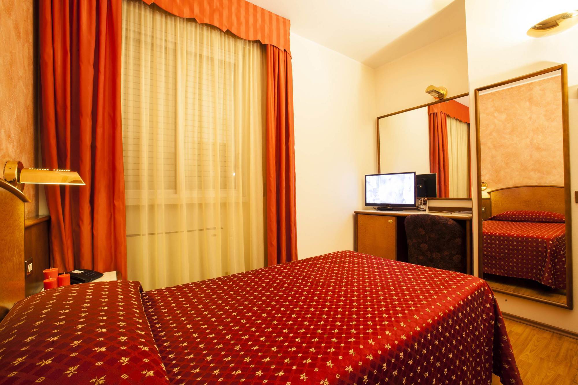Hotel Concorde Fiera Saronno Esterno foto