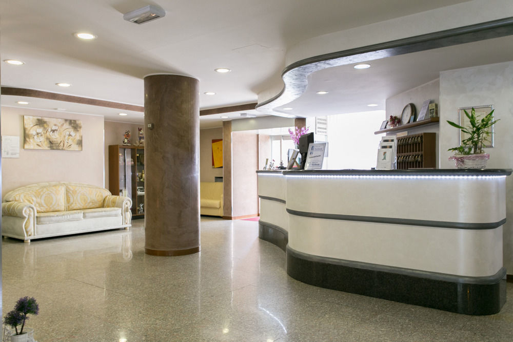 Hotel Concorde Fiera Saronno Esterno foto