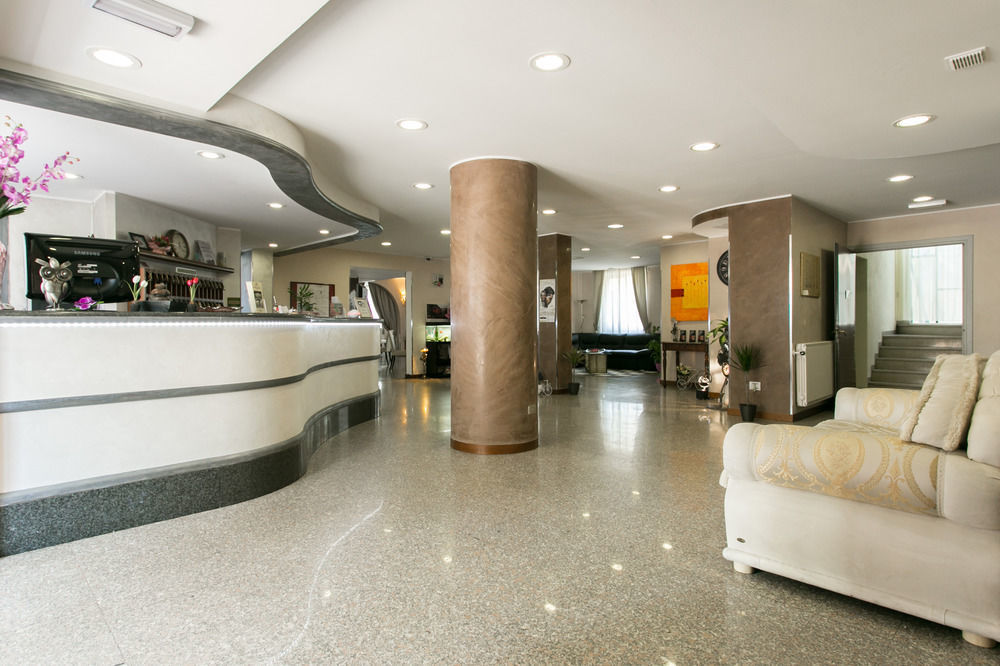 Hotel Concorde Fiera Saronno Esterno foto