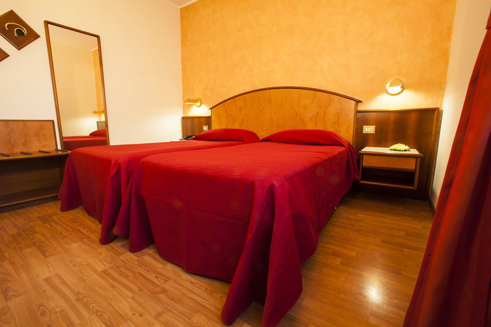 Hotel Concorde Fiera Saronno Esterno foto